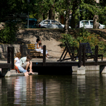 Приклади фотографій: Canon EOS-400D + 18-200mm f/3.5-6.3 DC